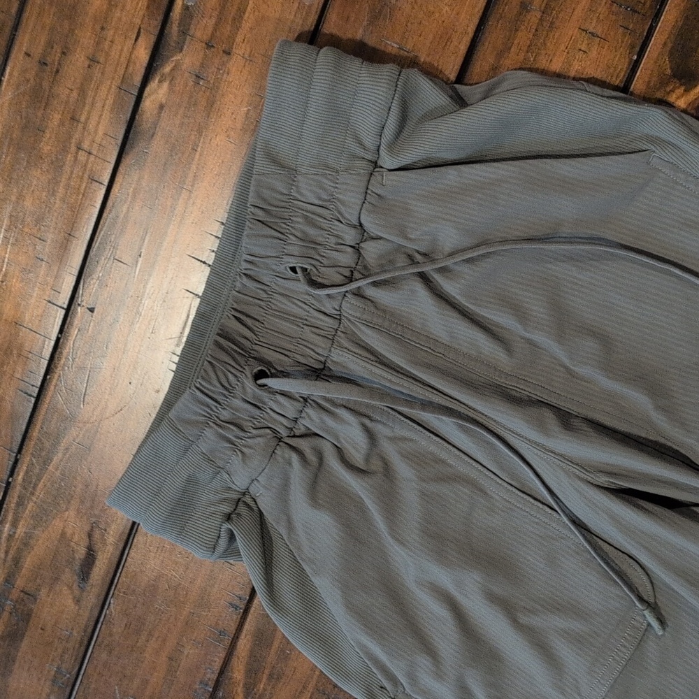 Lululemon Beyond The Studio Joggers - Picture 5 of 11
